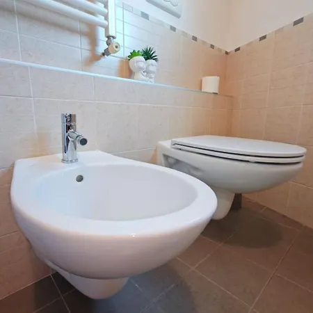 Casa Madi, Private Parking, 20minutes To Apartman Velence